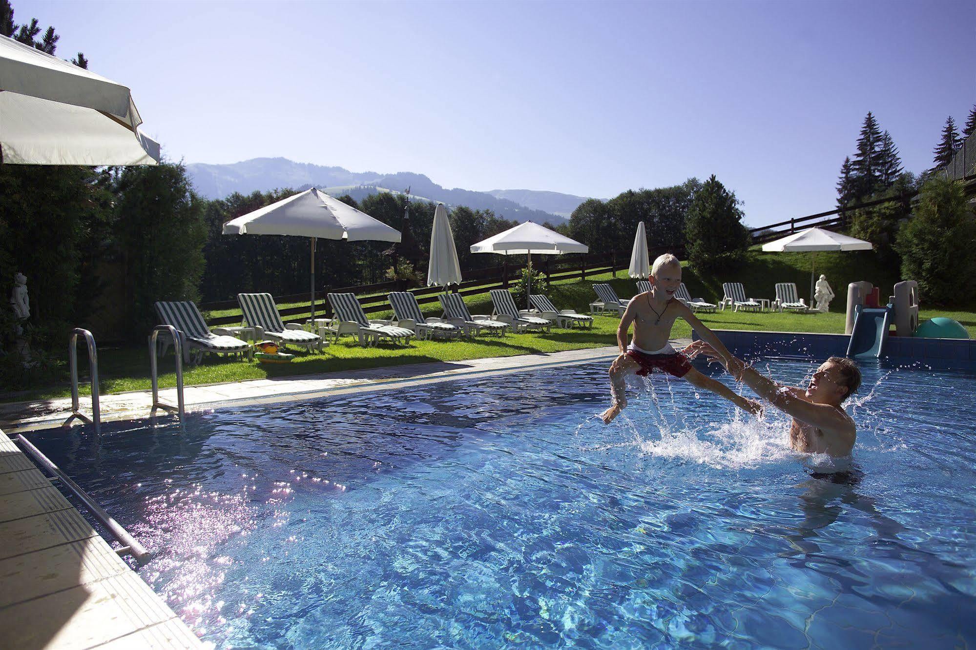 Hotel Willms Am Gaisberg Kirchberg en Tyrol Extérieur photo